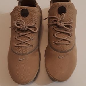 Monochromatic Tan Nike MENS SIZE 9
